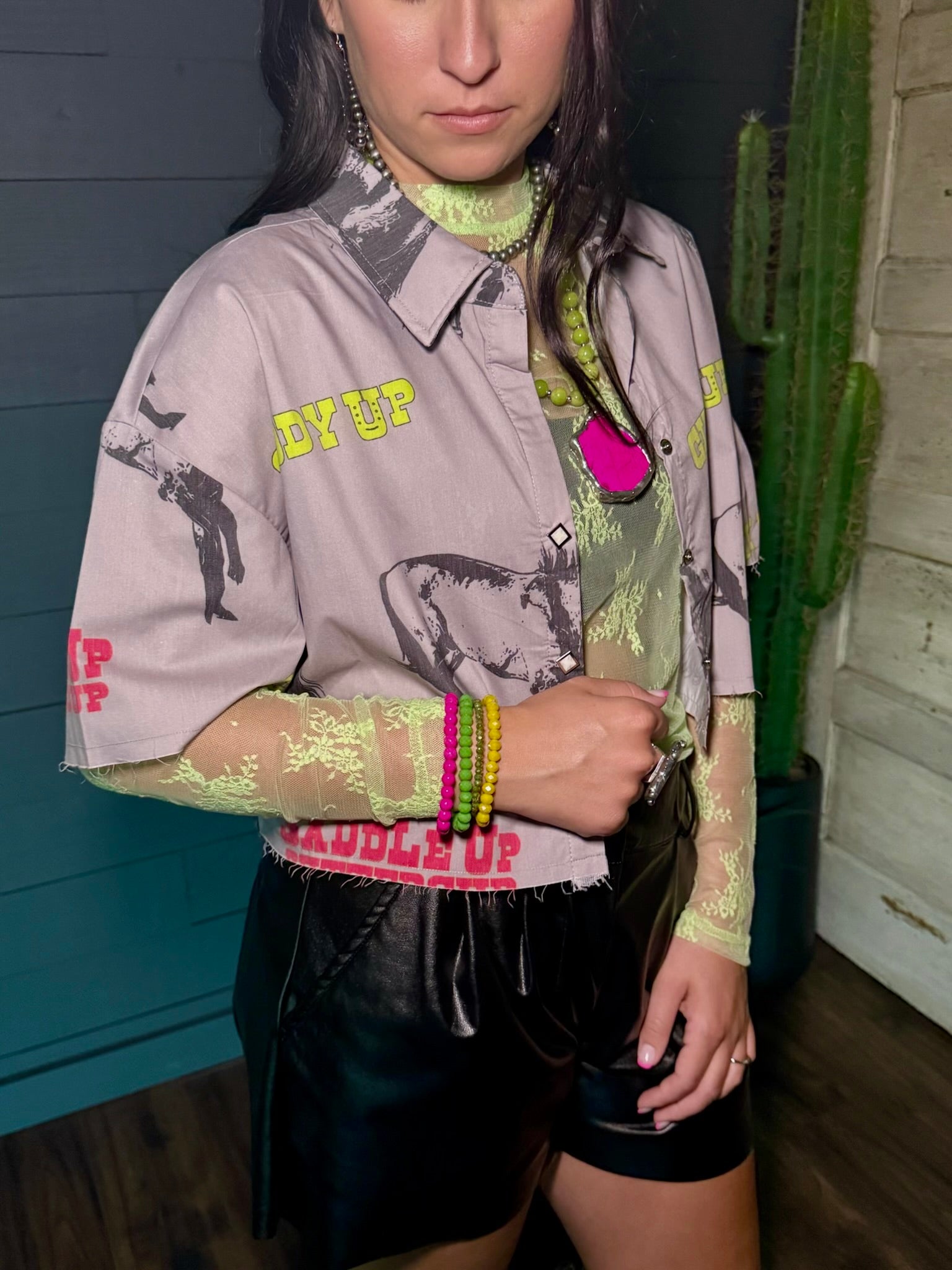 Giddy Up Cropped Pearl Snap