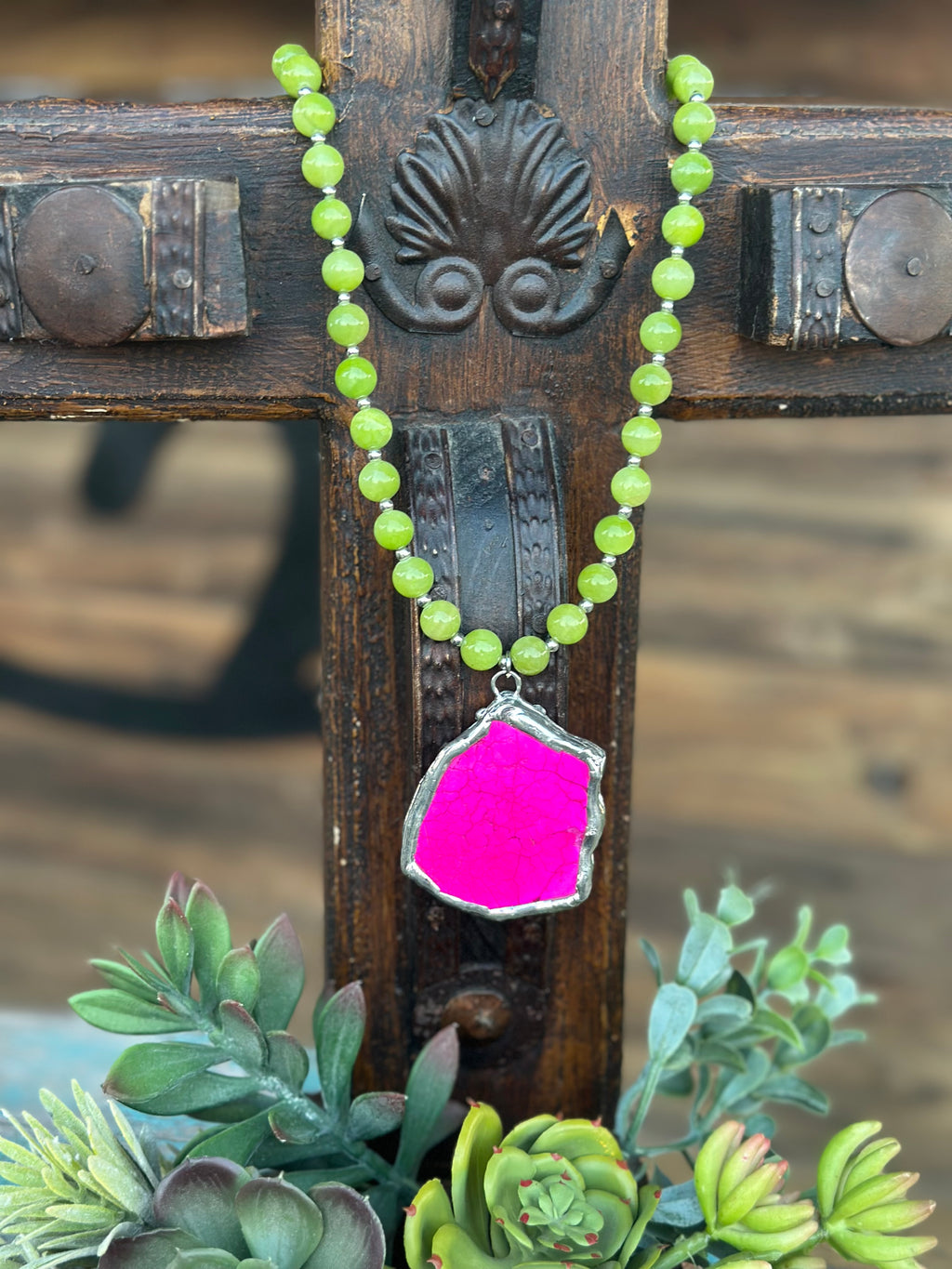 Green Pearl with Pink Slab